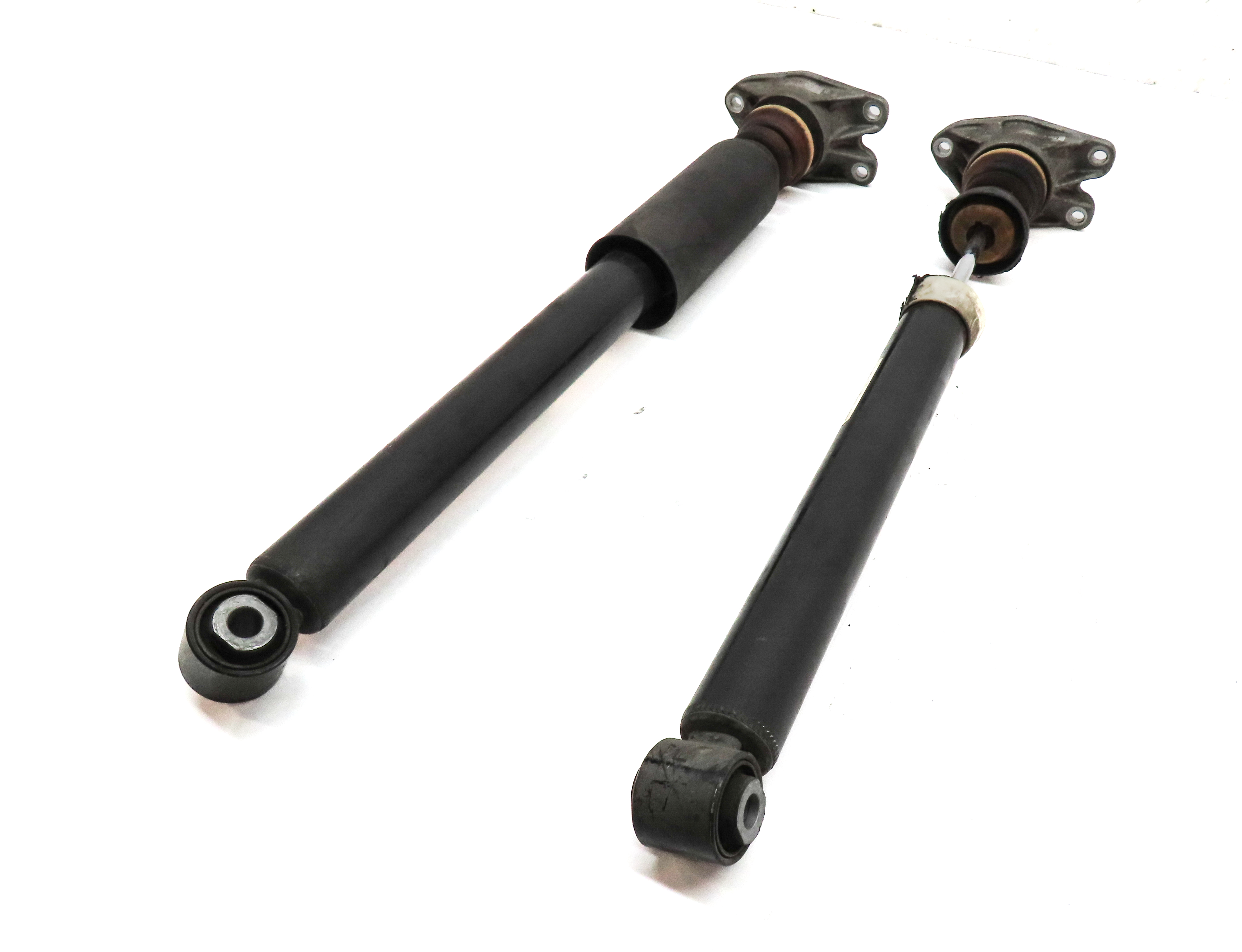 2018 BMW X2 (F39) REAR LEFT & RIGHT SPORT SUSPENSION SHOCK STRUT SET 2 — exact item pictured